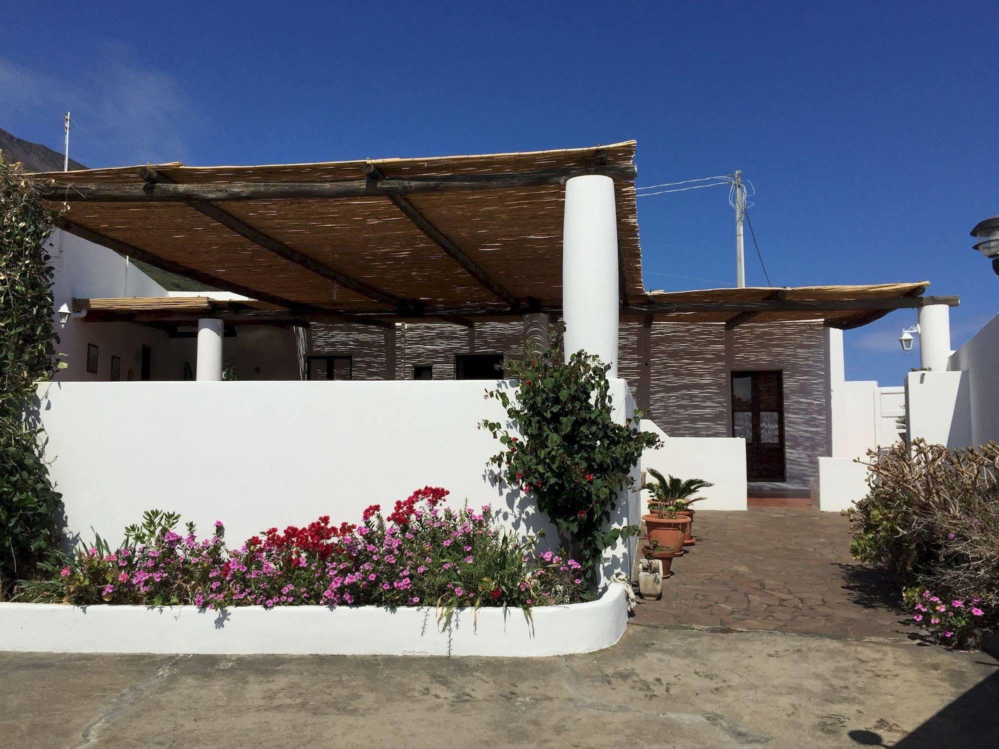 Pensione La Nassa Stromboli Exterior foto